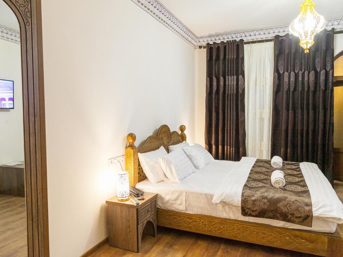 Royal Bukhara Hotel ภายนอก รูปภาพ