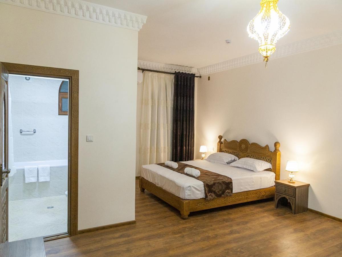 Royal Bukhara Hotel ภายนอก รูปภาพ
